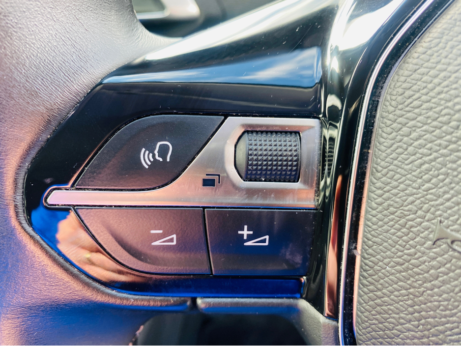 2022 Peugeot 5008 - image 20