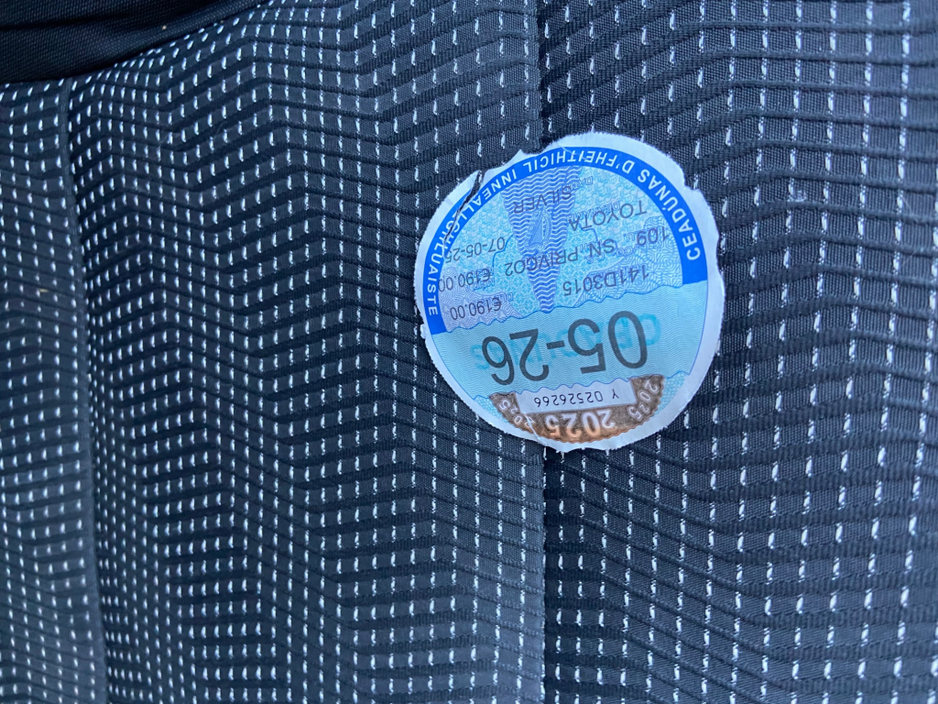 2014 Toyota Auris - image 6