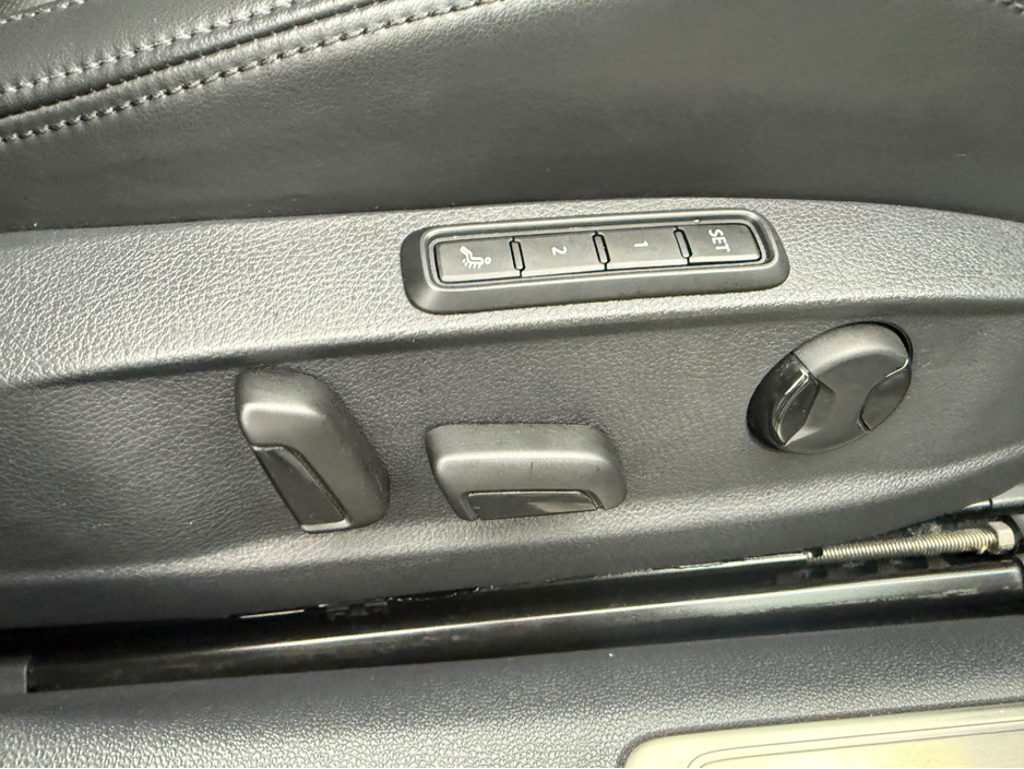 2020 Volkswagen Passat - image 18