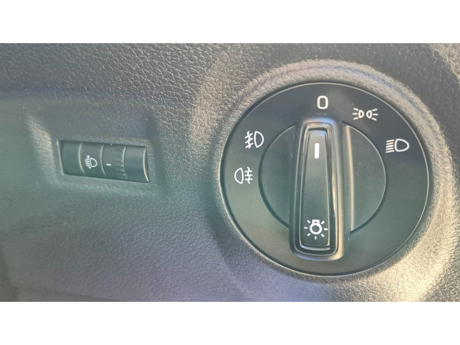 2018 Skoda Fabia - image 18