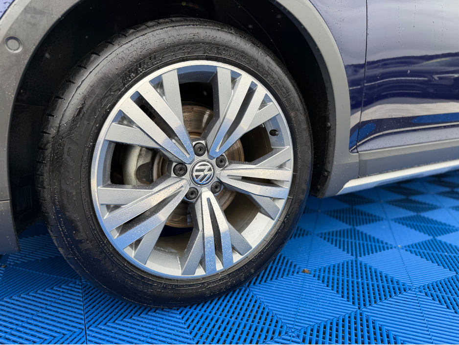 2020 Volkswagen Passat - image 11