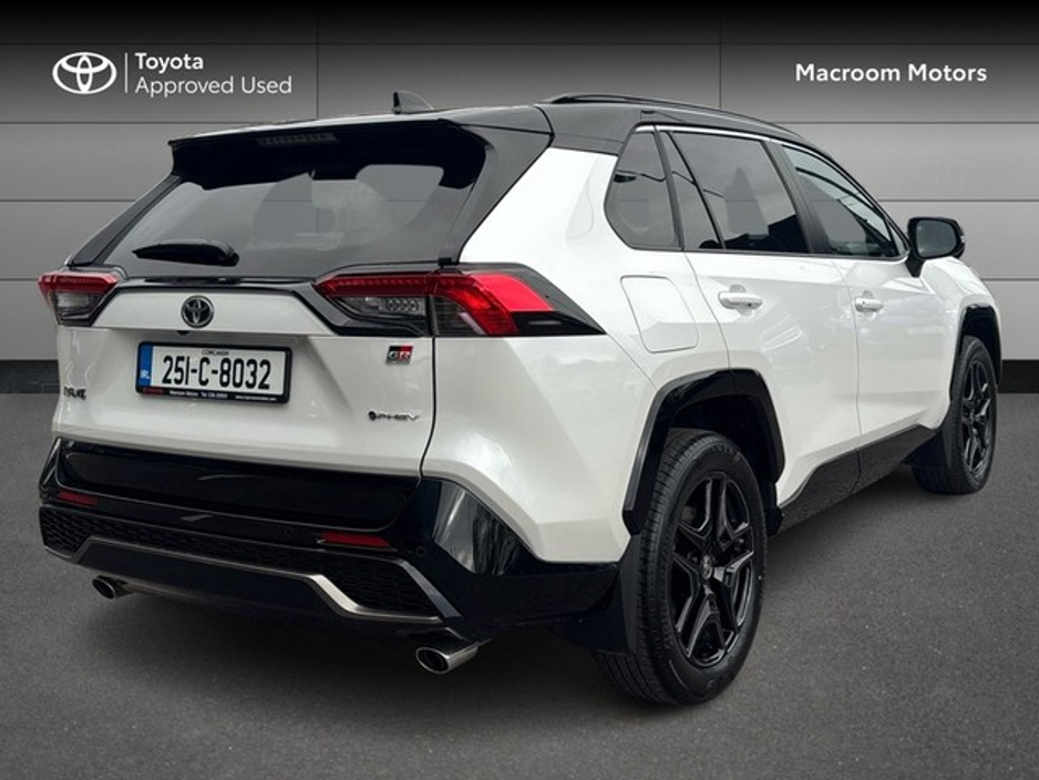 2025 Toyota Rav4 - image 2