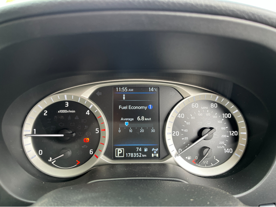 2019 Nissan Navara - image 24