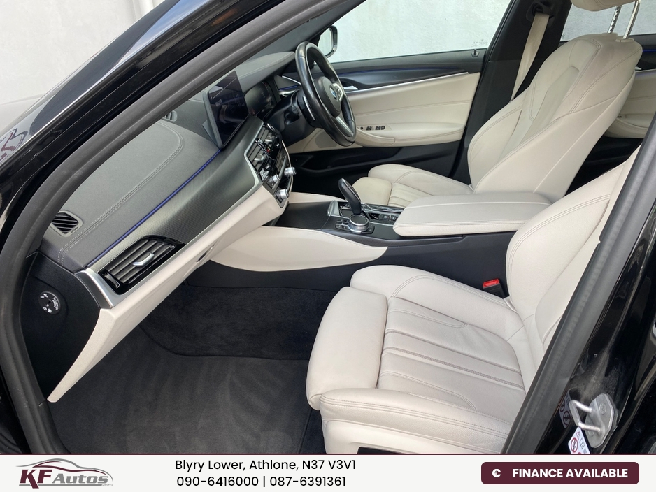 2020 BMW 5 Series - image 11