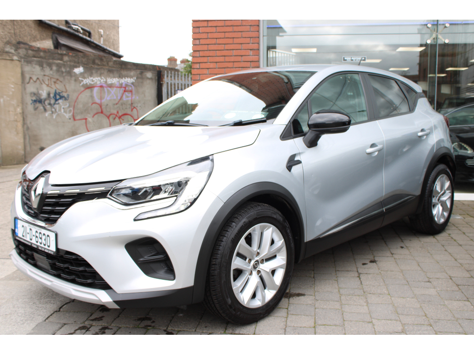 2021 Renault Captur - image 3