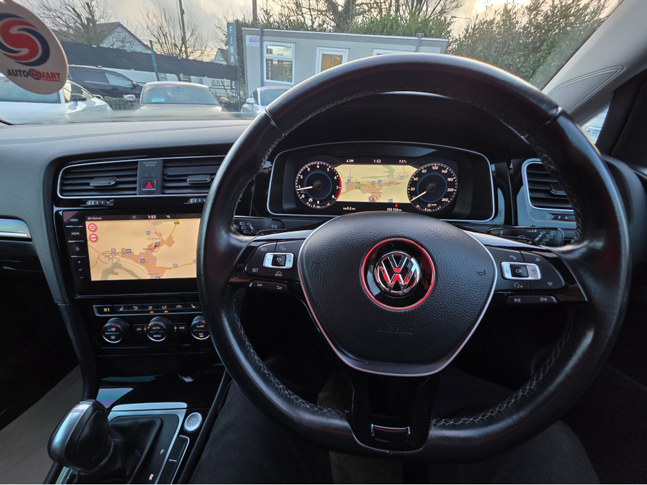2017 Volkswagen Golf ( 172 REG LEATHER FULL LEATHER SEATS ELECTRIC MEMORY SEATS NAVI VIRTUAL CLOCKS ANDROID AUTO CARPLAY BLIND SPOT REAR TRAFFIC ASSIST ROAD SIGN RECOGNIZING LANE ASSIST LOW TAX BAND €17,500