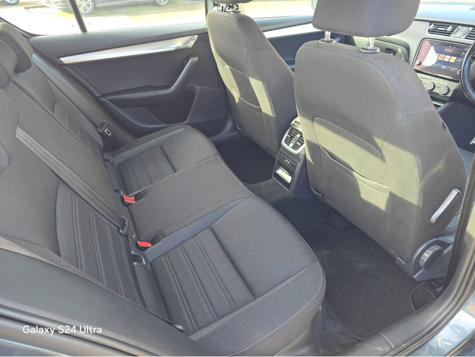 2018 Skoda Octavia - image 12