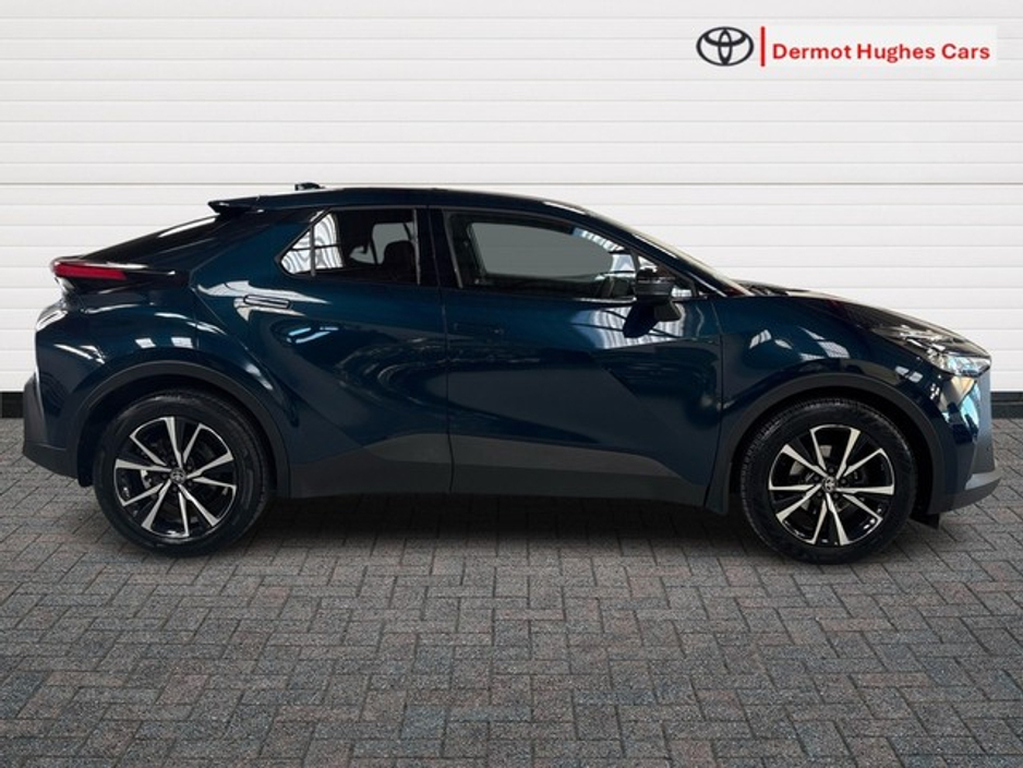 2024 Toyota C-HR - image 3