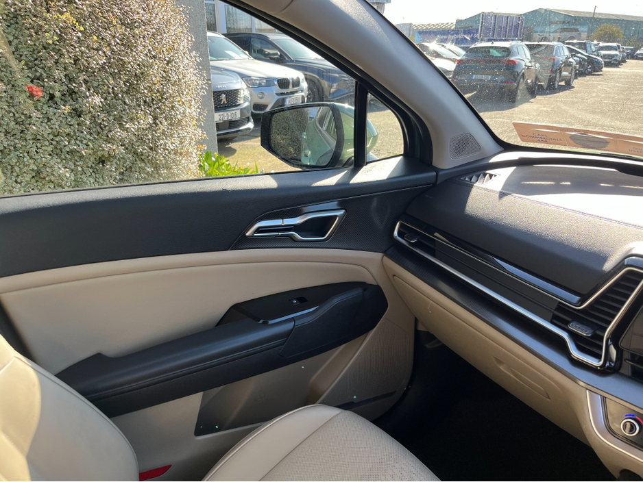 2022 Kia Sportage - image 19