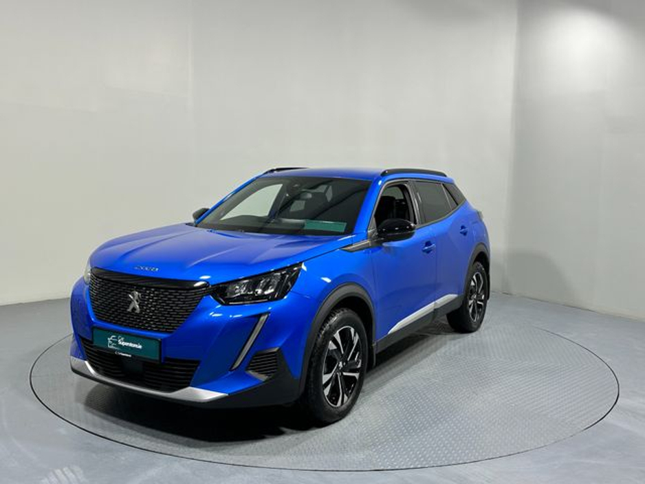 2023 Peugeot 2008 - image 3