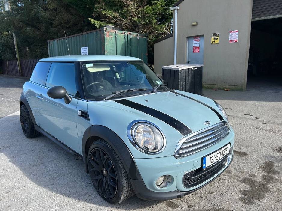 2013 MINI Hatch - image 13