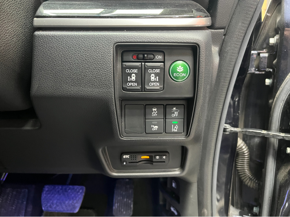 2017 Honda Odyssey - image 12