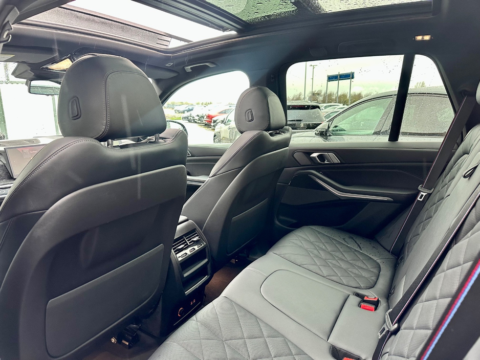 2025 BMW X5 - image 12