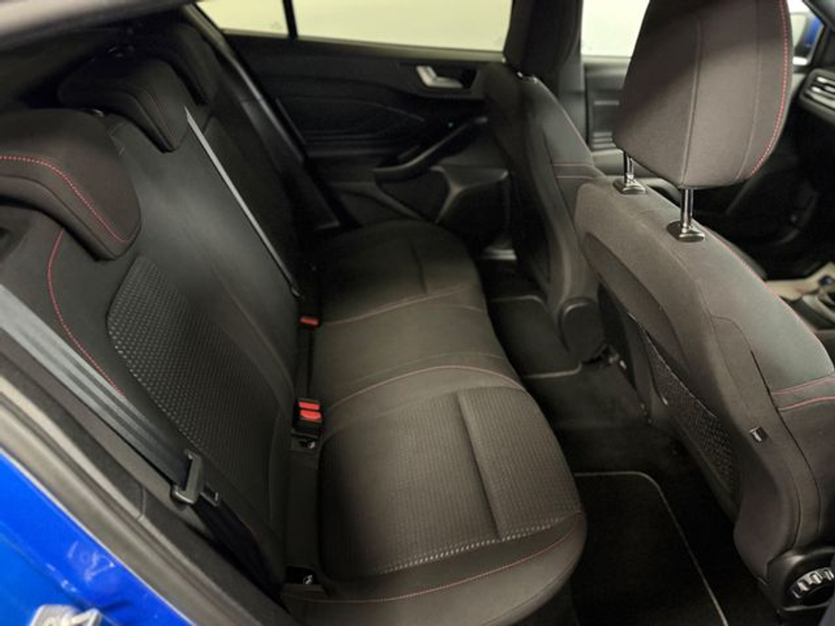 2020 Ford Focus St-line 5D 1.0T 125 €21,777