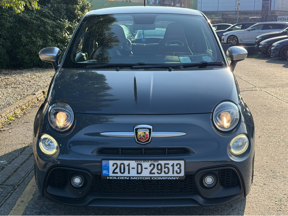 2020 Fiat Abarth - image 4