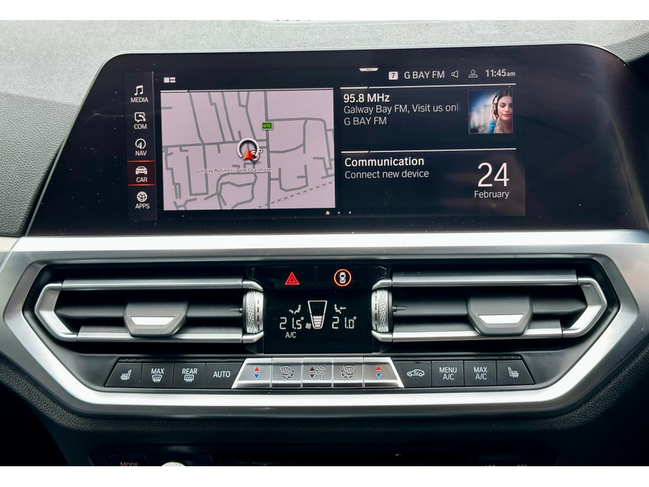 2021 BMW 3 Series - image 9