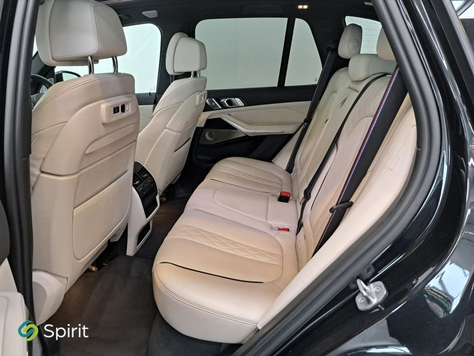 2022 BMW X5 - image 5