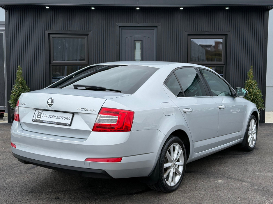 2016 Skoda Octavia - image 8