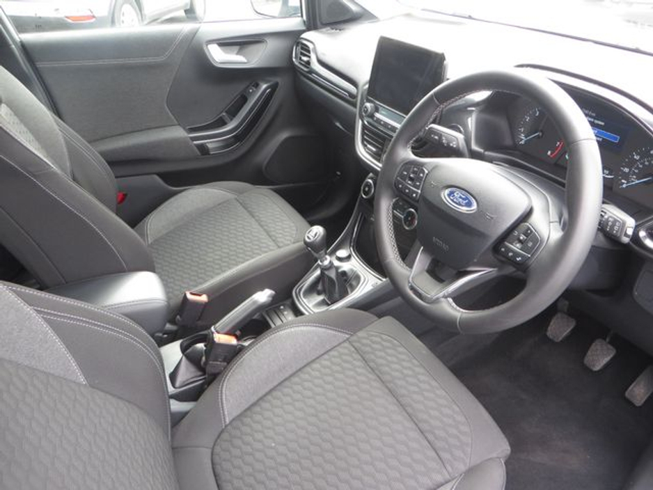 2023 Ford Puma - image 13