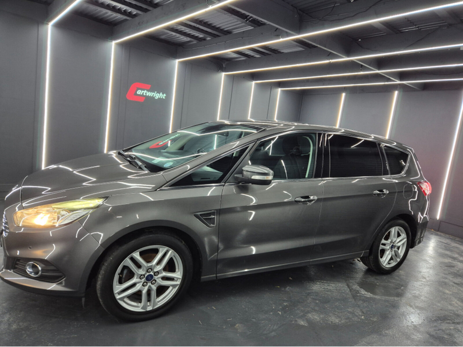 2017 Ford S-Max - image 16