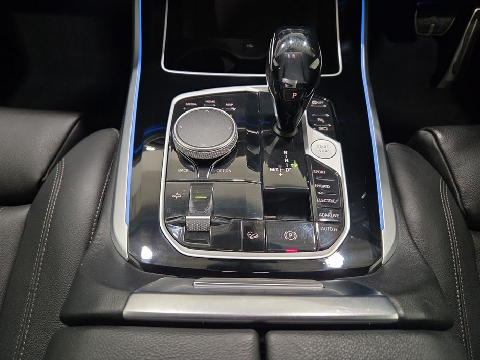 2021 BMW X5 - image 10