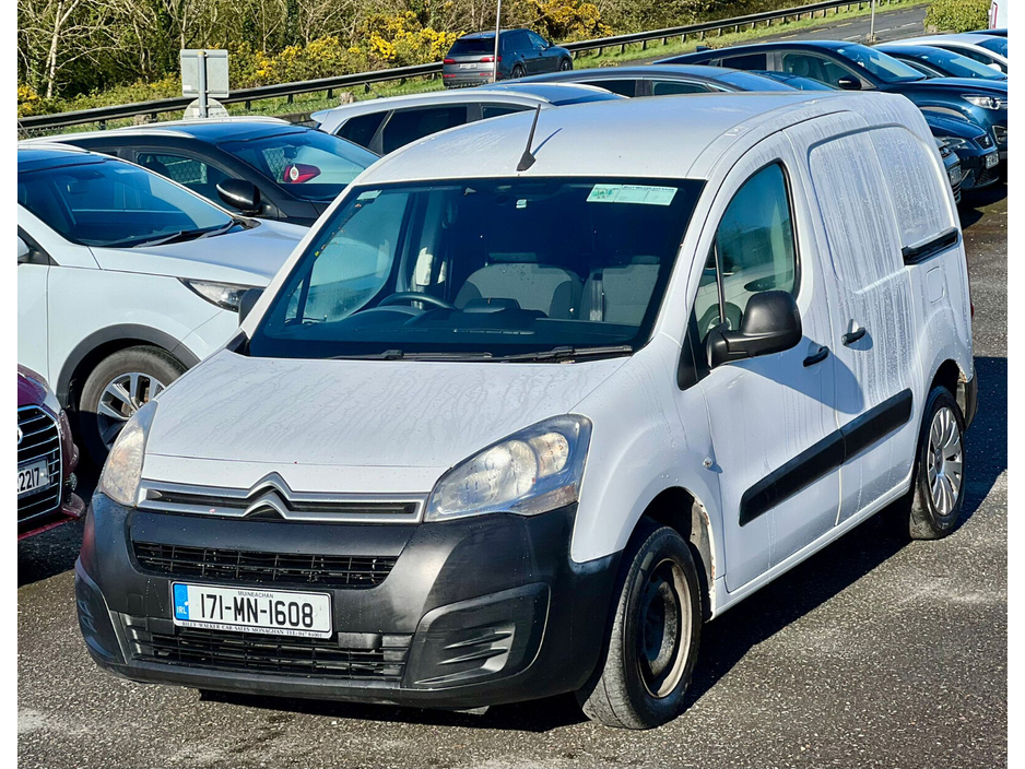 2017 Citroen Berlingo - image 3