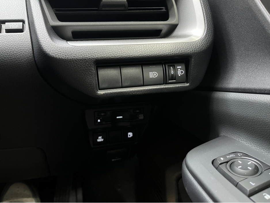 2025 Toyota Prius - image 10