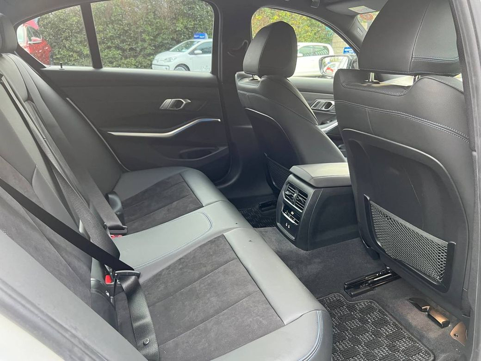 2021 BMW 3 Series 330e M-SPORT COMPETITION 2.0 HYBRID // LOW MILEAGE // 20" M3 COMPETITION ALLOYS // LEATHER/SUEDE M-SPORT INTERIOR // AMBIENT LIGHTING PACK €34,900