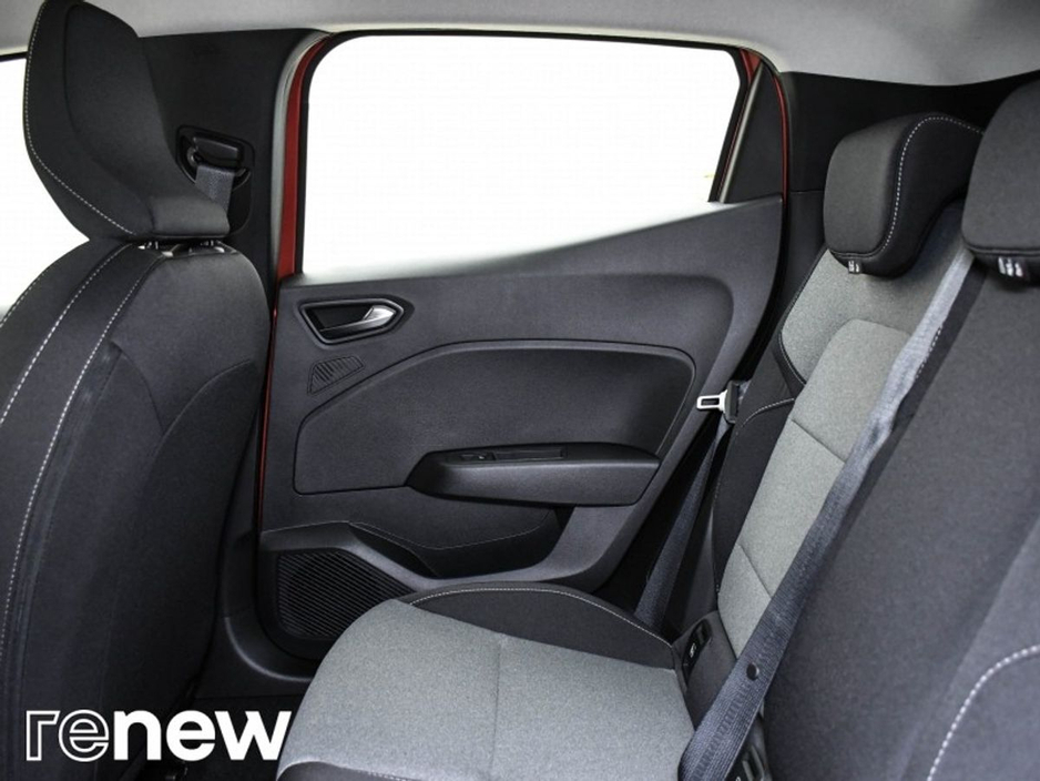 2025 Renault Clio - image 11