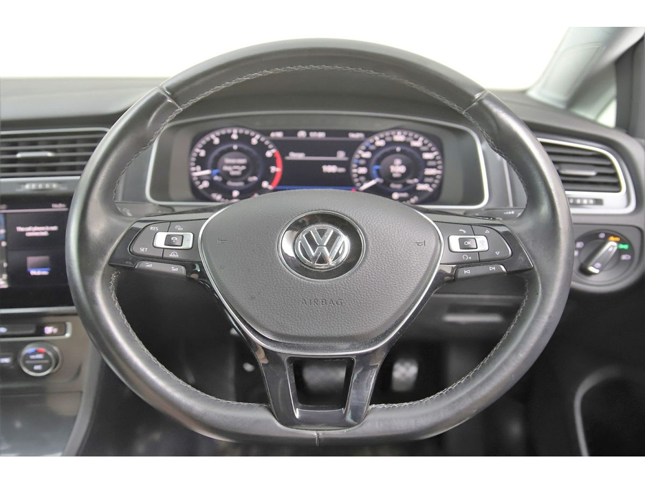 2018 Volkswagen Golf - image 36