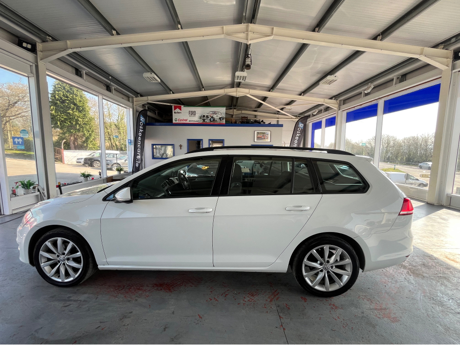 2015 Volkswagen Golf - image 5