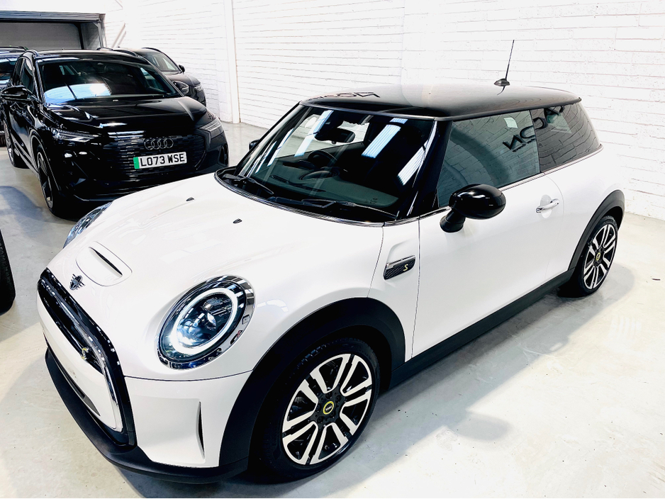 2023 MINI Cooper S - image 25