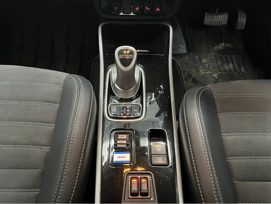 2019 Mitsubishi Outlander €21950! 2019 MITSUBISHI OUTLANDER PHEV G PLUS PACKAGE 2.4 AUTOMATIC / CRUISE CONTROL / 360° PARKING CAMERA / ELECTRIC MEMORY & HEATED SEATS / HEATED STEERING WHEEL / PADDLE SHIFTERS AND MORE €21,950