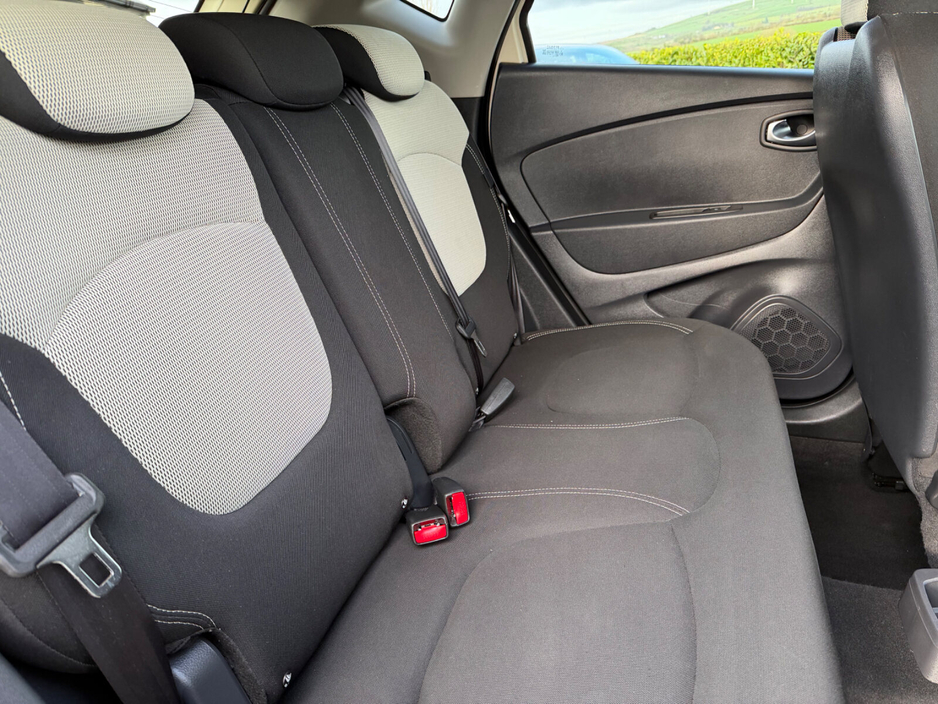 2019 Renault Captur - image 13