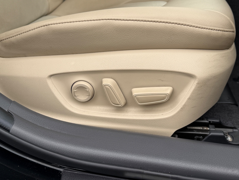 2021 Toyota Camry - image 20