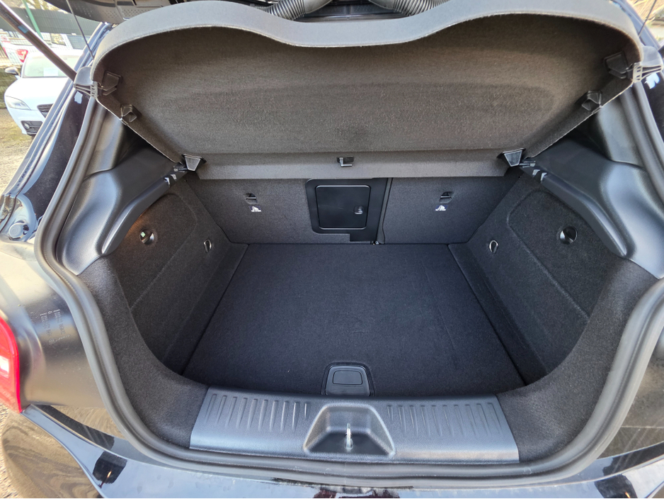 2014 Mercedes-Benz A Class A180 AMG INTERIOR HALF LEATHER SEATS / HI SPEC / SYSTEM LOW ROAD TAX BAND / SIMI DEALER