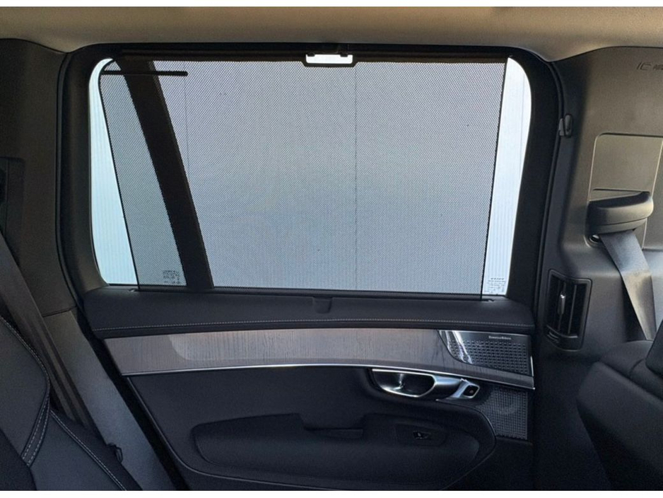 2025 Volvo XC90 T8 ULTRA DARK AWD