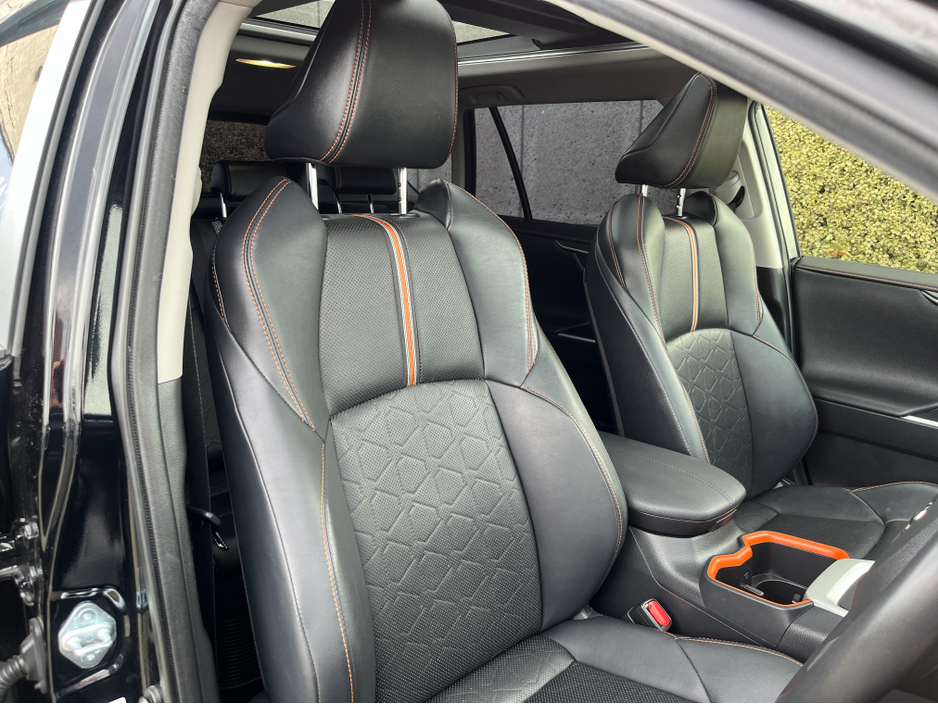 2022 Toyota Rav4 - image 12