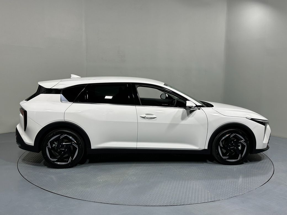 2026 Kia K4 - image 8