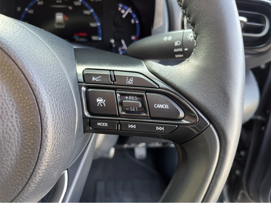 2023 Toyota Yaris Cross - image 21