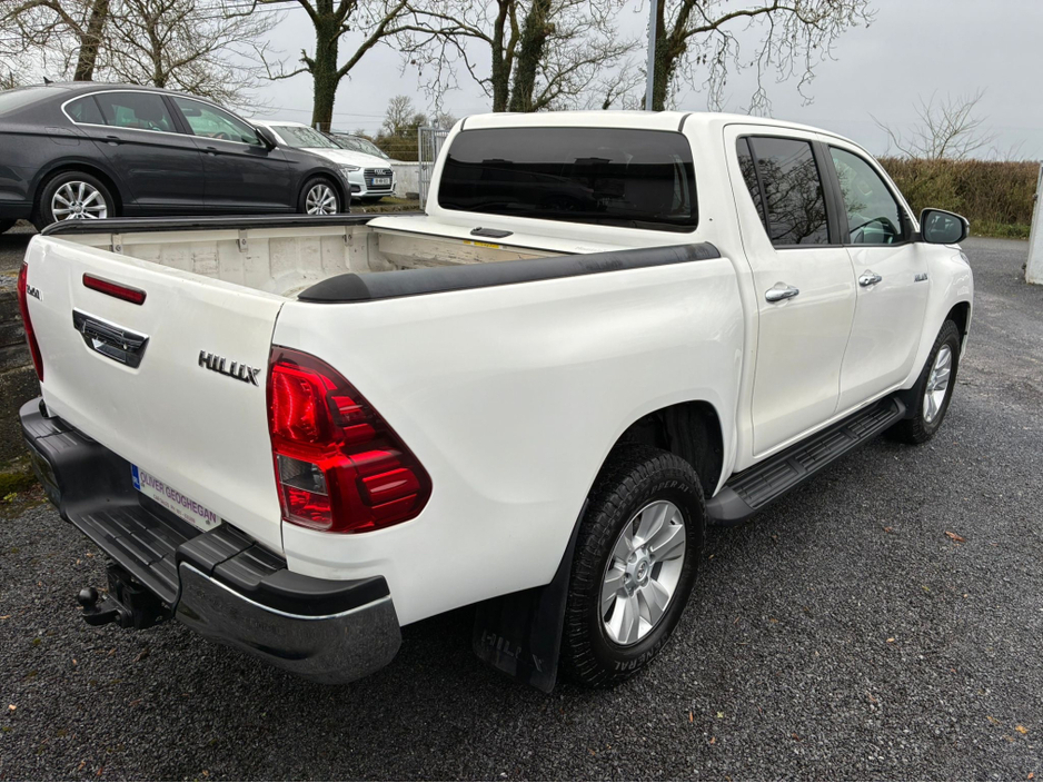 2020 Toyota Hilux - image 2