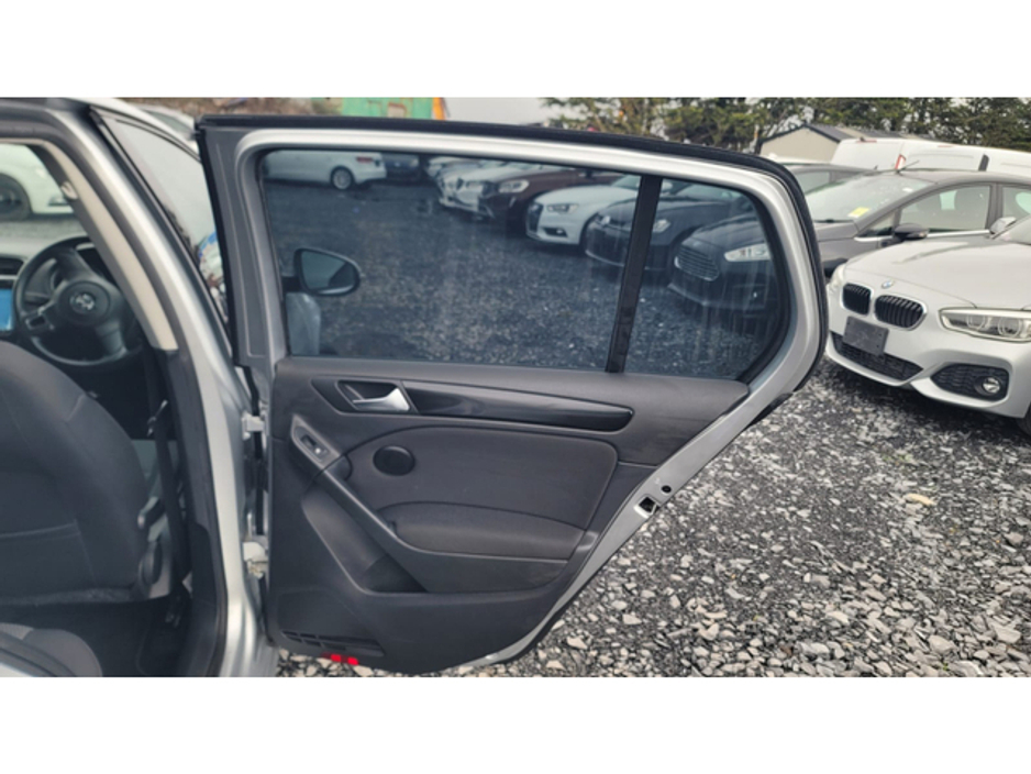 2012 Volkswagen Golf - image 7