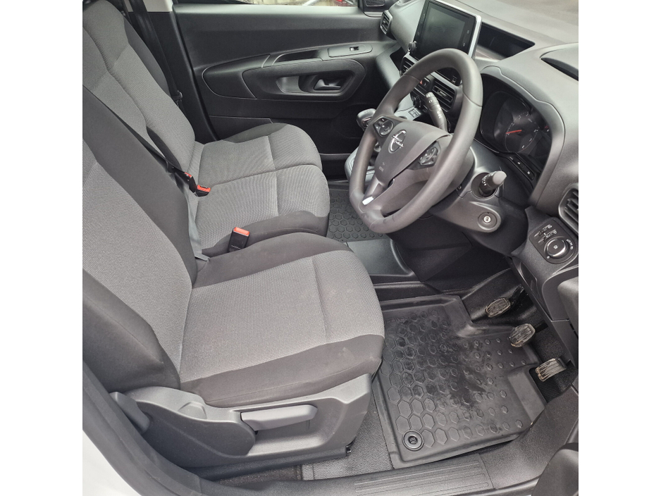 2023 Opel Combo - image 12