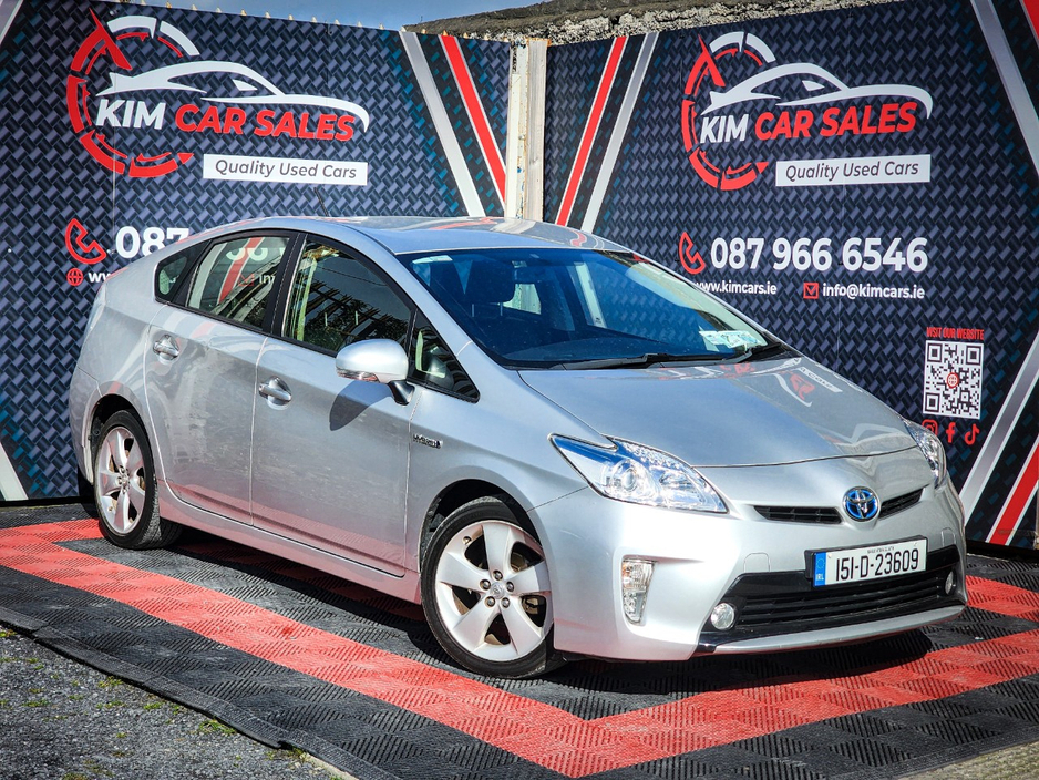 2015 Toyota Prius - image 2