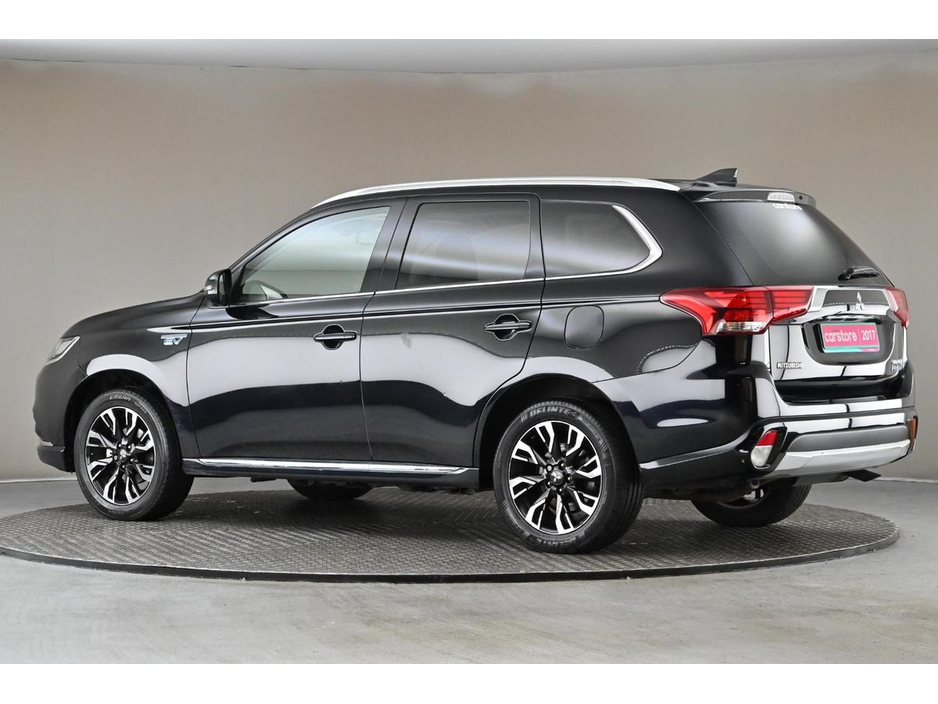 2017 Mitsubishi Outlander - image 6