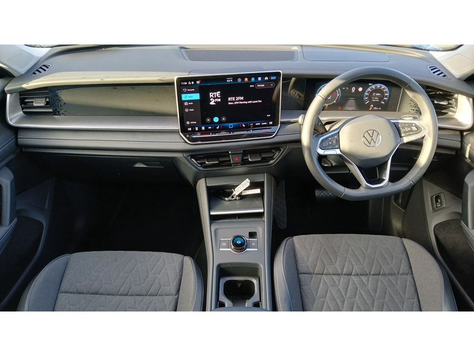 2025 Volkswagen Tayron - image 22