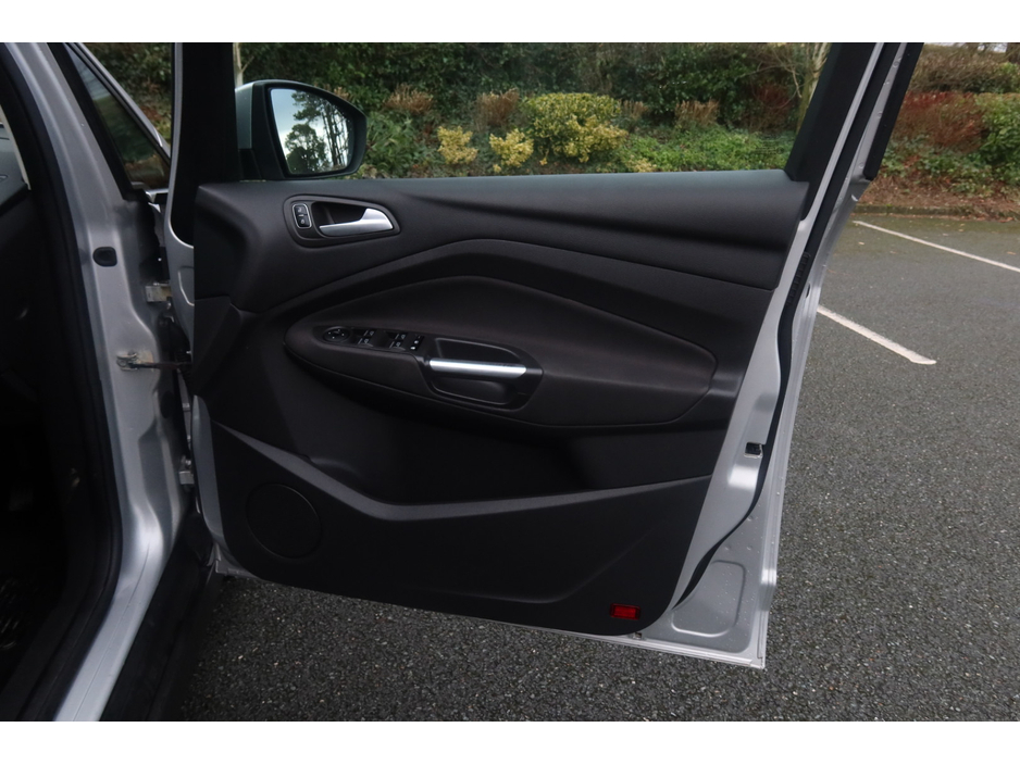 2015 Ford Grand C-Max 1.5 TDCI ZETEC 120 120PS 5DR €7,500