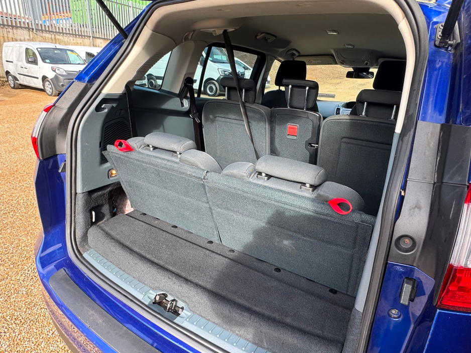 2015 Ford Grand C-Max - image 10