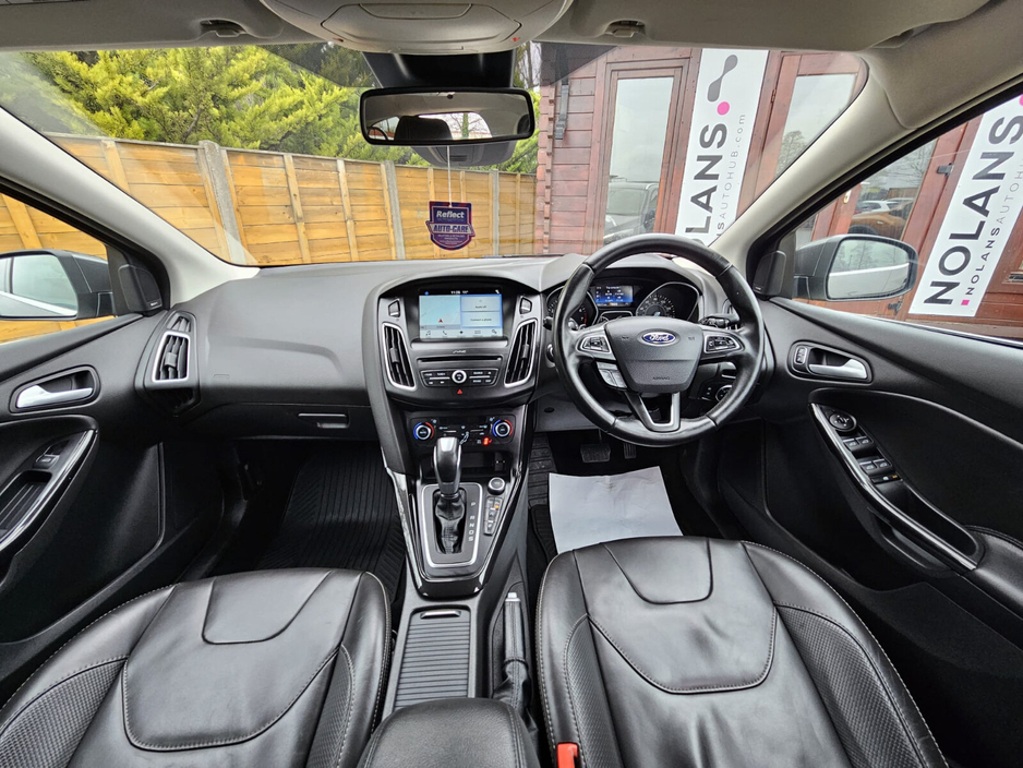 2017 Ford Focus - image 24