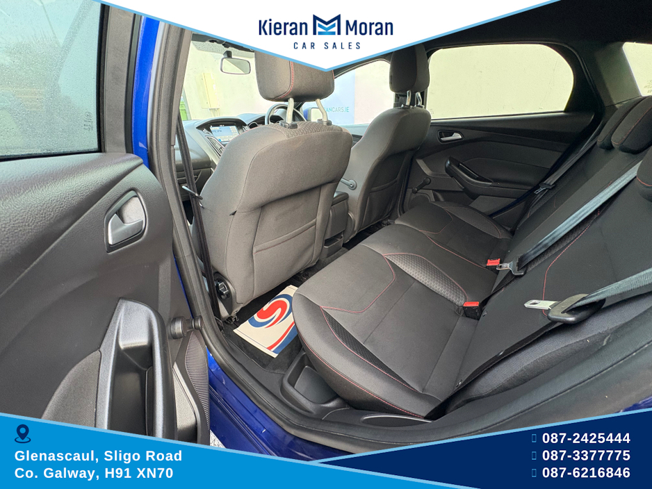 2017 Ford Focus - image 15